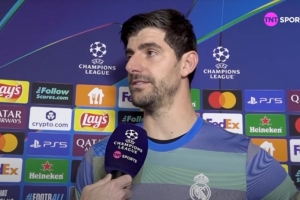 库尔图瓦：骂人可以但不要带种族歧视，我相信队友维尼修斯的话